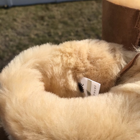 UGG Bailey Bow II - Picture 6 of 6